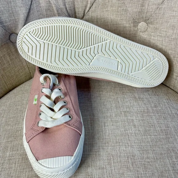 Cariuma Rose Canvas shoes/sneakers. New, never worn. Women Size 9.5/Men Size 8. - Picture 2 of 6